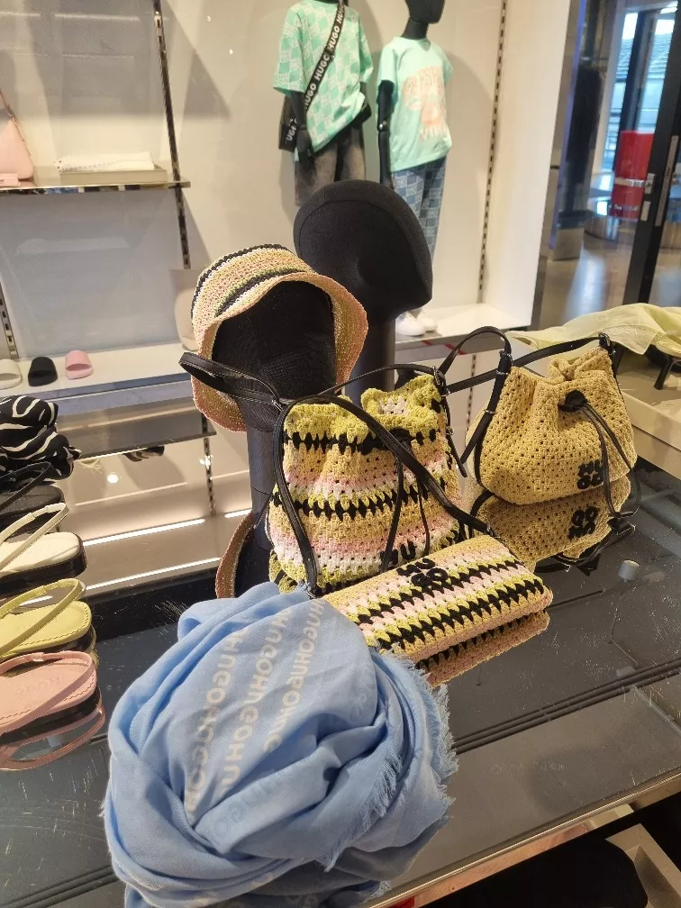 Damen Mode Accessoires Neubrandenburg Bumerang1